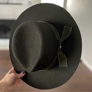 The Sierra Wool Panama Olive Green